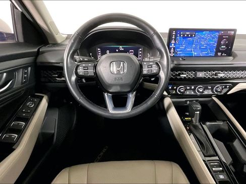 Used 2024 Honda Accord Touring image 4