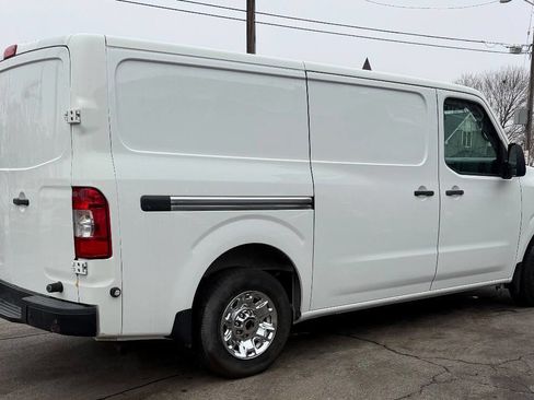 Used 2018 Nissan NV 2500 SV RWD image 12
