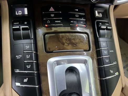 Used 2011 Porsche Cayenne S AWD/4WD image 22