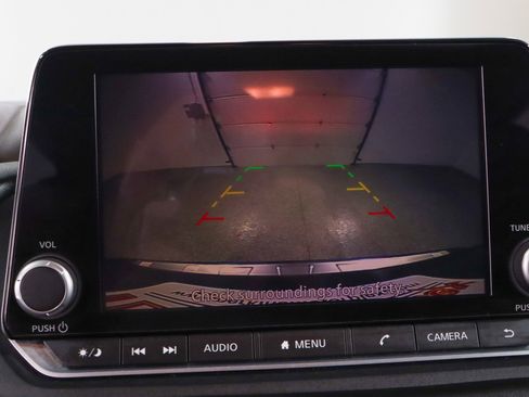 Used 2023 Nissan Rogue SV image 18