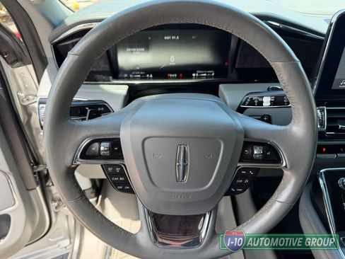 Used 2019 Lincoln Navigator Select RWD image 17