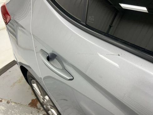 Used 2017 Hyundai Elantra SE FWD image 32