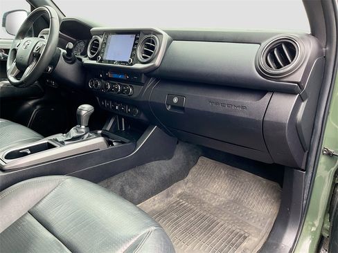 Used 2022 Toyota Tacoma TRD Off-Road w/ TRD Premium Off Road Package image 27