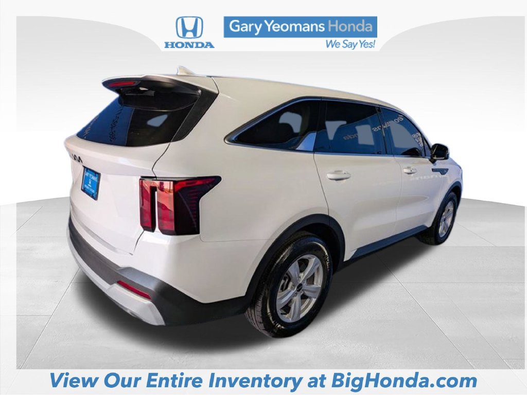 Used 2026 Kia Sorento LX FWD image 6