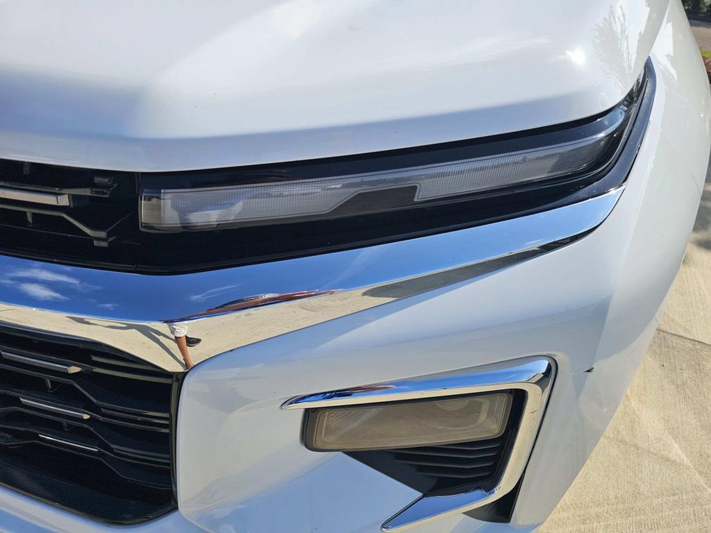 Used 2024 Chevrolet Traverse LT w/ LPO, Floor Liner Package FWD image 7
