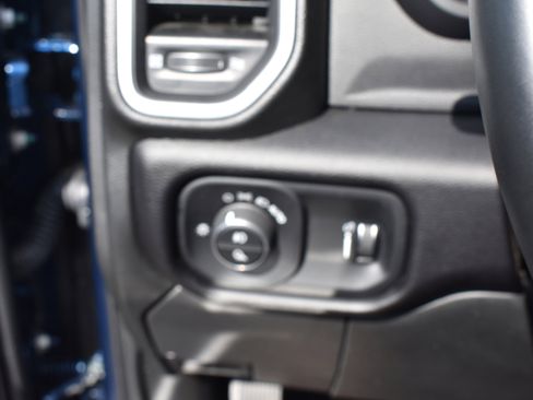 Used 2024 RAM 2500 Big Horn w/ Bed Utility Group image 17