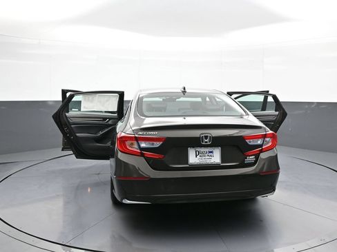 Used 2018 Honda Accord Touring image 46