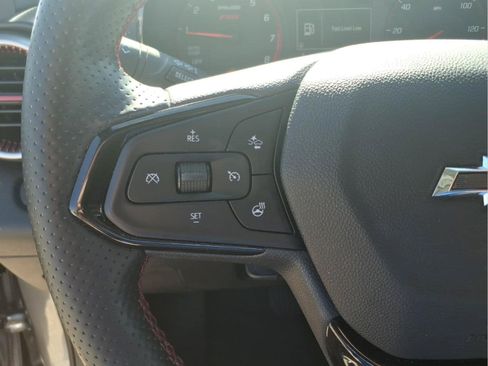 Used 2024 Chevrolet Trax RS w/ Sunroof Package FWD image 20