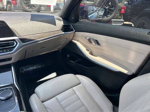 Used 2019 BMW 330i xDrive Sedan w/ Premium Package AWD/4WD image 18