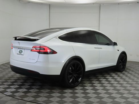 Used 2020 Tesla Model X Long Range image 5