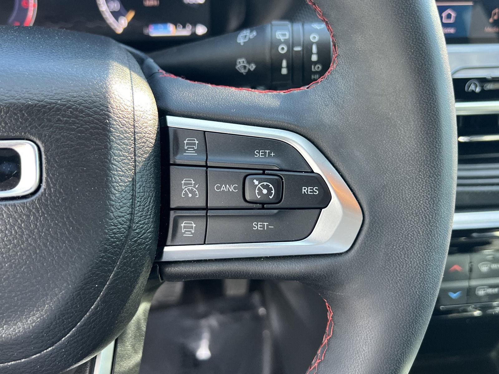 Used 2023 Jeep Compass Trailhawk w/ Trailhawk Elite Group AWD/4WD image 32