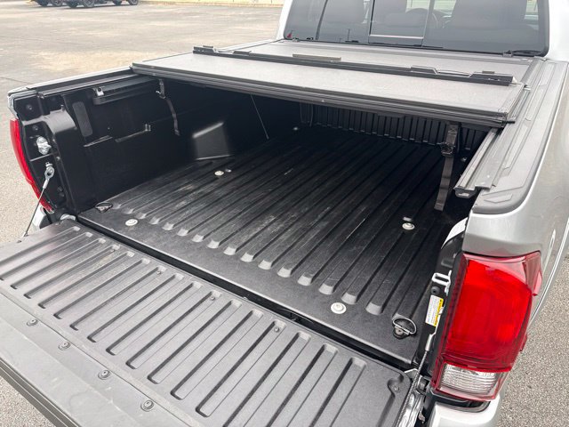 Used 2023 Toyota Tacoma SR5 w/ Technology Package AWD/4WD image 21