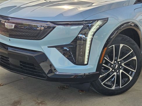 New 2026 Cadillac Optiq Sport 1 w/ LPO, Floor Liner Package image 7