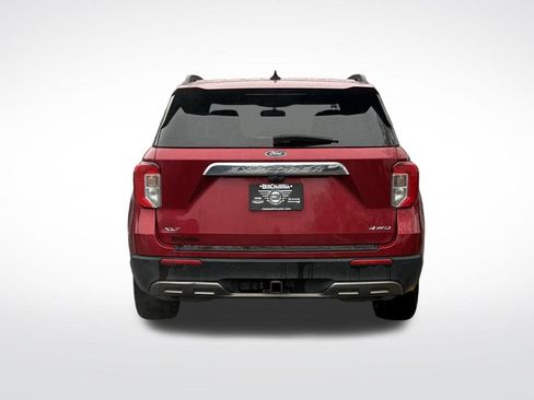Used 2021 Ford Explorer XLT w/ Equipment Group 202A image 6