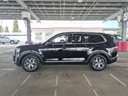 Used 2022 Kia Telluride EX w/ Towing Package FWD image 4