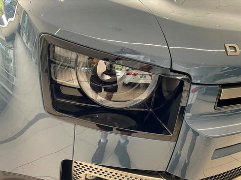 Used 2022 Land Rover Defender 110 X-Dynamic SE image 30