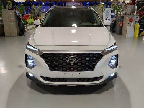 Used 2019 Hyundai Santa Fe Limited image 3