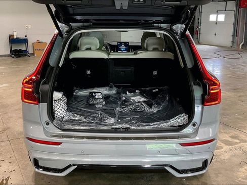 New 2026 Volvo XC60 B5 Ultra w/ Protection Package Premier AWD/4WD image 9