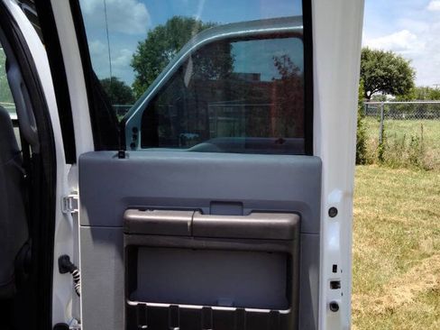 Used 2015 Ford F250 XL w/ Power Equipment Group image 23