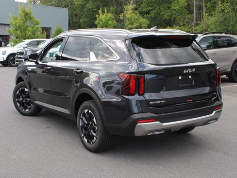 New 2026 Kia Sorento S w/ S Panoramic Sunroof Package image 7
