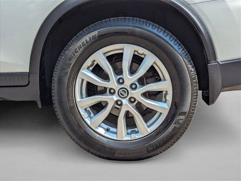 Used 2018 Nissan Rogue SV w/ Premium Package AWD/4WD image 23
