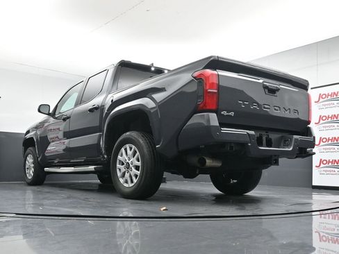 Used 2024 Toyota Tacoma SR5 AWD/4WD image 21