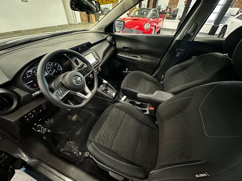 Used 2021 Nissan Kicks S FWD image 10
