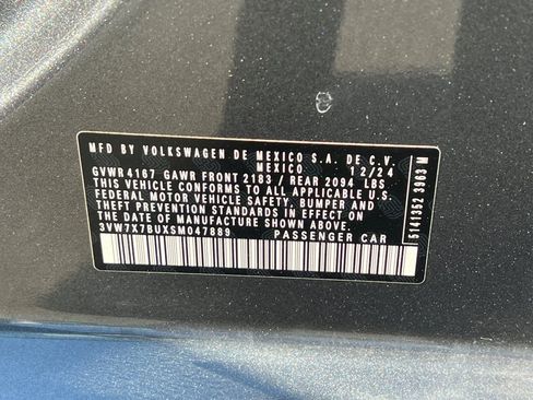 Certified 2025 Volkswagen Jetta SE image 27