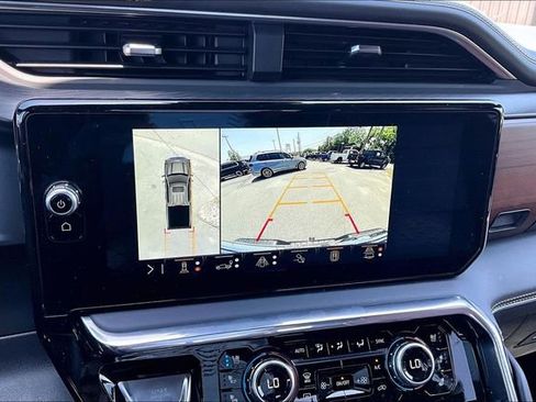 Used 2024 GMC Sierra 1500 Denali Ultimate AWD/4WD image 12