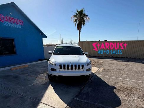 Used 2015 Jeep Cherokee Latitude w/ Comfort/Convenience Group AWD/4WD image 7