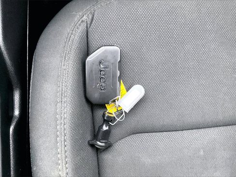 Used 2021 Jeep Wrangler Unlimited Sport image 10