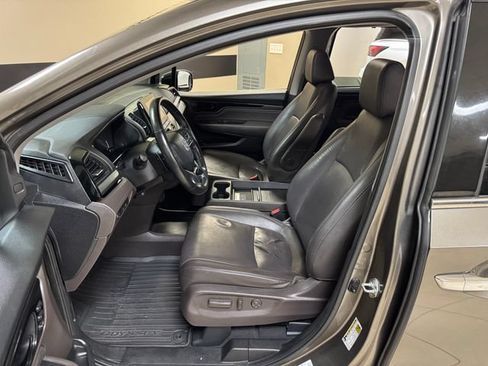 Used 2018 Honda Odyssey Elite image 9
