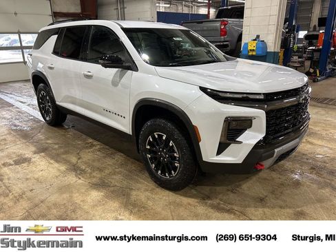 New 2026 Chevrolet Traverse Z71 w/ Driver Confidence Package AWD/4WD image 11