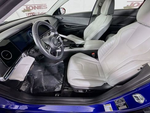 Certified 2023 Hyundai Elantra Limited image 25
