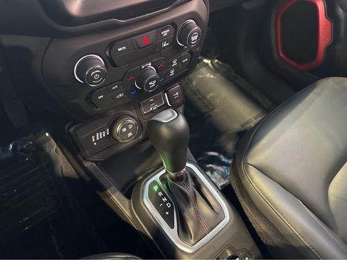 Used 2023 Jeep Renegade Trailhawk w/ Trailhawk Elite Group AWD/4WD image 28