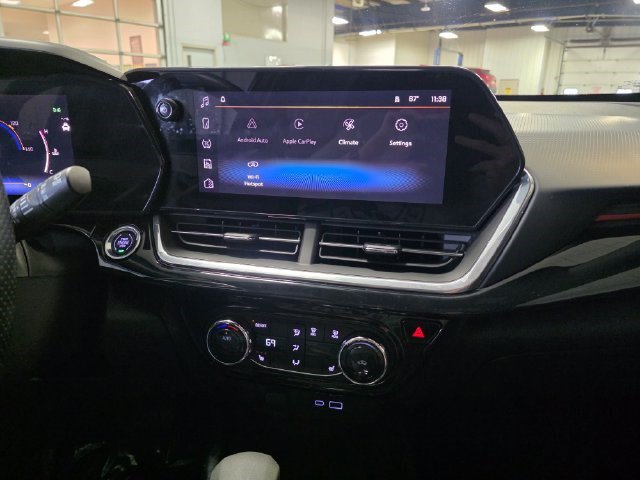 Used 2024 Chevrolet Trax RS w/ Sunroof Package FWD image 28