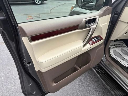 Used 2010 Lexus GX 460 w/ Comfort Plus Pkg AWD/4WD image 35