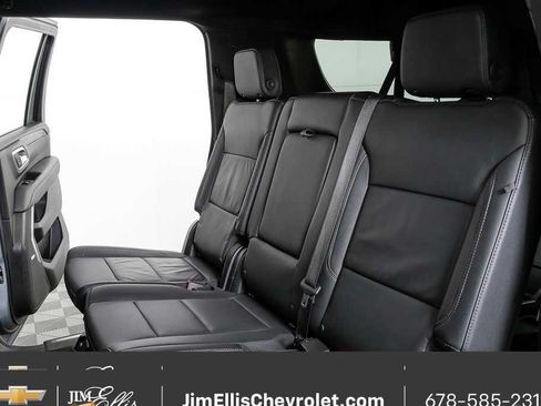 Certified 2024 Chevrolet Suburban LT RWD image 21