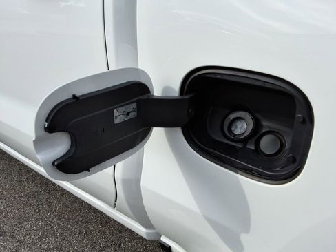 Certified 2022 Chevrolet Silverado 1500 Custom image 12