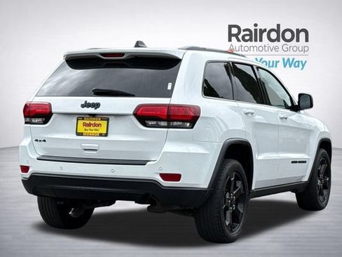 Used 2019 Jeep Grand Cherokee Laredo AWD/4WD image 6