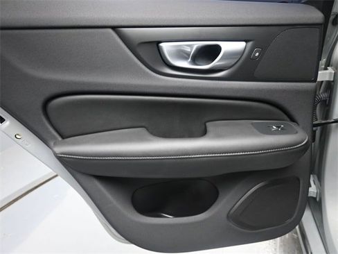 Certified 2024 Volvo S60 B5 Core image 23
