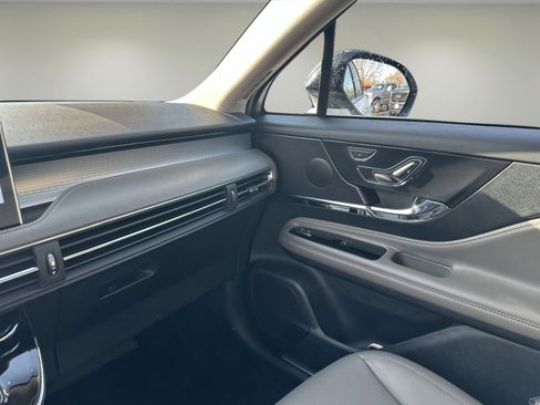 Used 2025 Lincoln Corsair AWD w/ Equipment Group 101A image 14