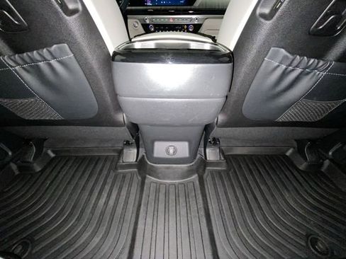 Used 2024 Kia Telluride EX w/ EX Captain's Chair Package image 30