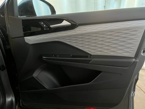 Certified 2022 Volkswagen Taos S image 12