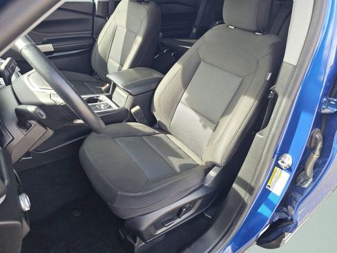 Used 2023 Ford Explorer XLT image 6