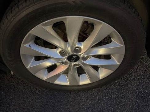 Used 2018 Kia Optima S w/ Panoramic Sunroof Package image 19