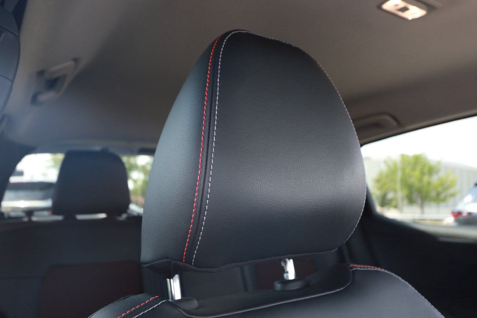 Used 2025 Nissan Kicks SR w/ Interior Electronics Package FWD image 28