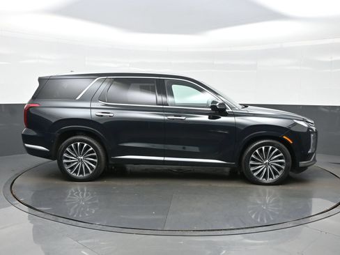 Certified 2023 Hyundai Palisade Calligraphy w/ Cargo Package AWD/4WD image 7