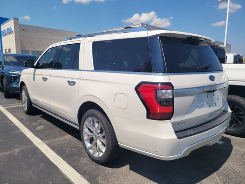 Used 2019 Ford Expedition Max Platinum AWD/4WD image 4