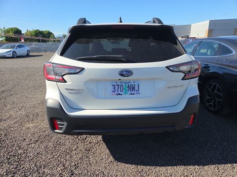 Used 2022 Subaru Outback Premium AWD/4WD image 4